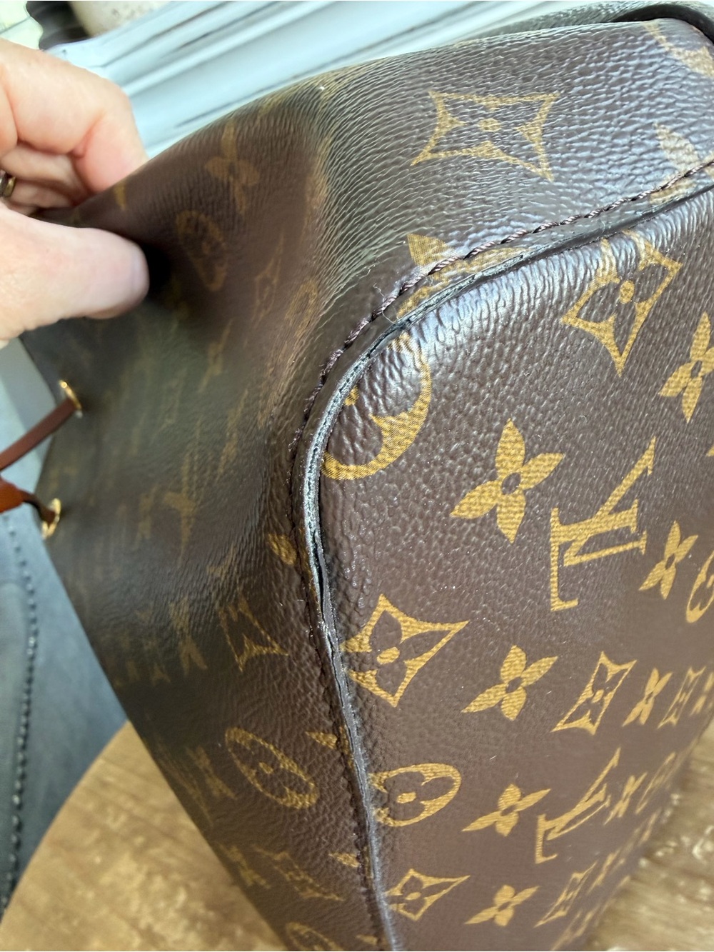 Louis Vuitton Neonoe MM Caramel Monogram - Picture 10 of 16